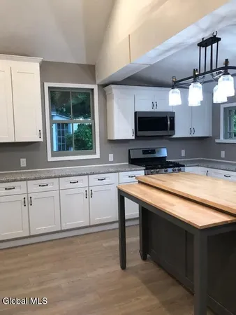 $2,150 | 122 North Ferry Street, Unit 1, Schenectady, NY 12305