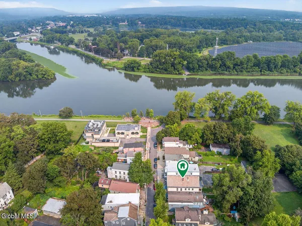 $2,150 | 122 North Ferry Street, Unit 1, Schenectady, NY 12305