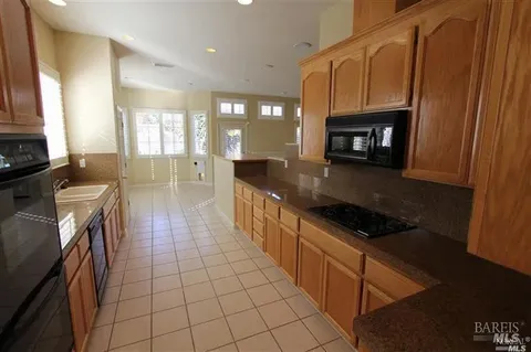 $1,165,000 | 1937 Cross Creek Street, Petaluma, CA 94954