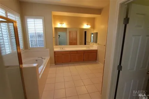 $1,165,000 | 1937 Cross Creek Street, Petaluma, CA 94954
