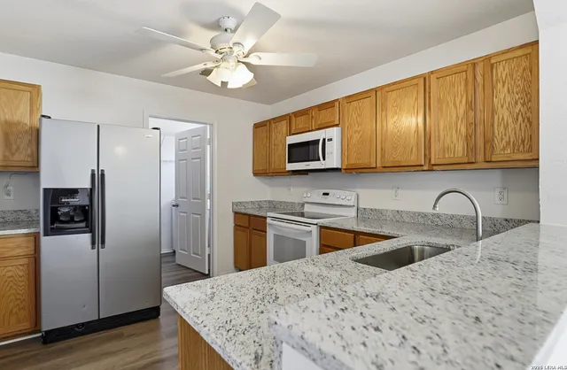 $2,200 | 23923 Wimberly Oaks, San Antonio, TX 78261