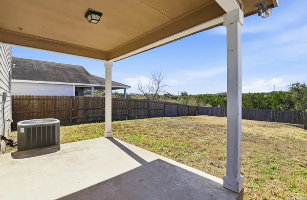 a view of an outdoor space