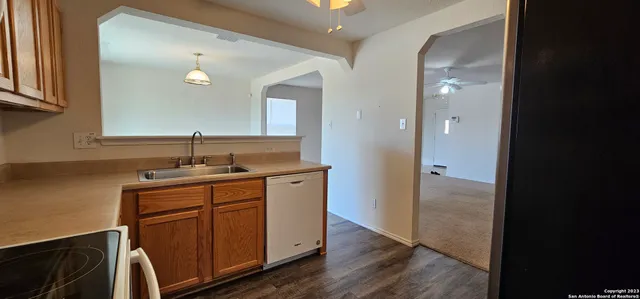 $2,100 | 23923 Wimberly Oaks, San Antonio, TX 78261