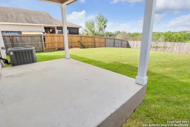 $2,100 | 23923 Wimberly Oaks, San Antonio, TX 78261