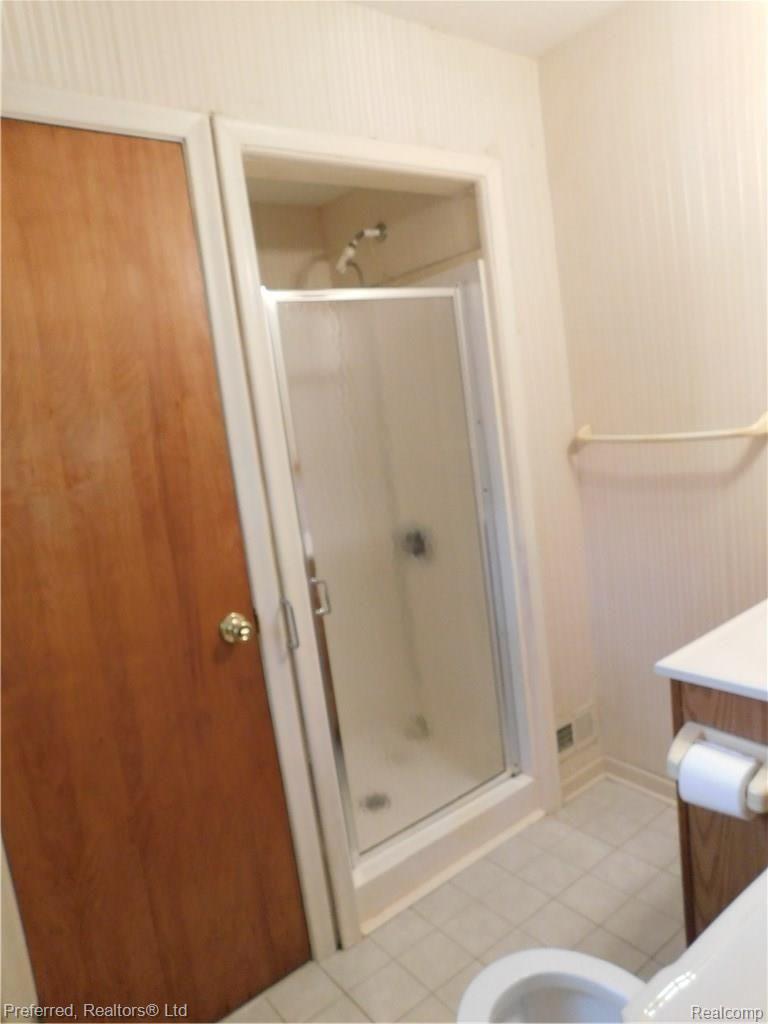 25408 Farmbrook Road Southfield, MI 48034 - Photo 33 of 74 Full Bath off Master