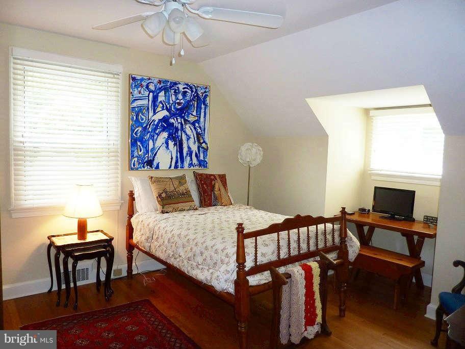 4627 River Road Bethesda, MD 20816 - Photo 11 of 22 Bedroom