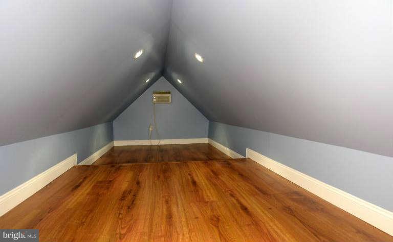 4627 River Road Bethesda, MD 20816 - Photo 20 of 22 Additional space off Master