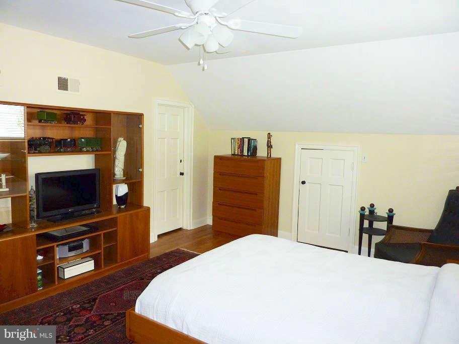 4627 River Road Bethesda, MD 20816 - Photo 10 of 22 Bedroom Master