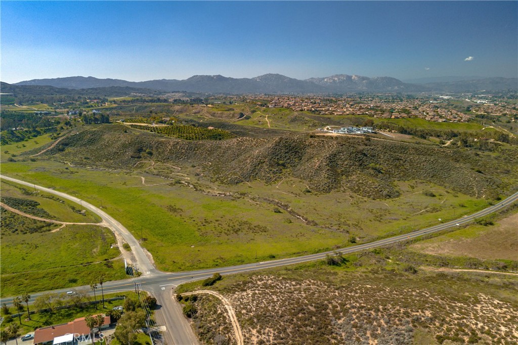0 Los Caballos Road Temecula, CA 92592 - Photo 4 of 22 a view of an ocean and mountain