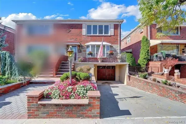$3,100 | 61-34 76th Street | Middle Village