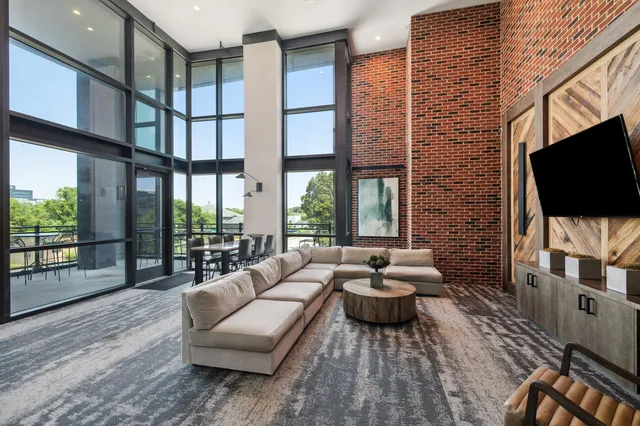 $2,196 | 601 Meeting Street, Unit WOODBURN, Charleston, SC 29403