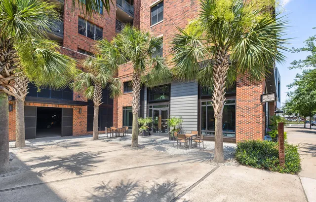 $2,196 | 601 Meeting Street, Unit WOODBURN, Charleston, SC 29403