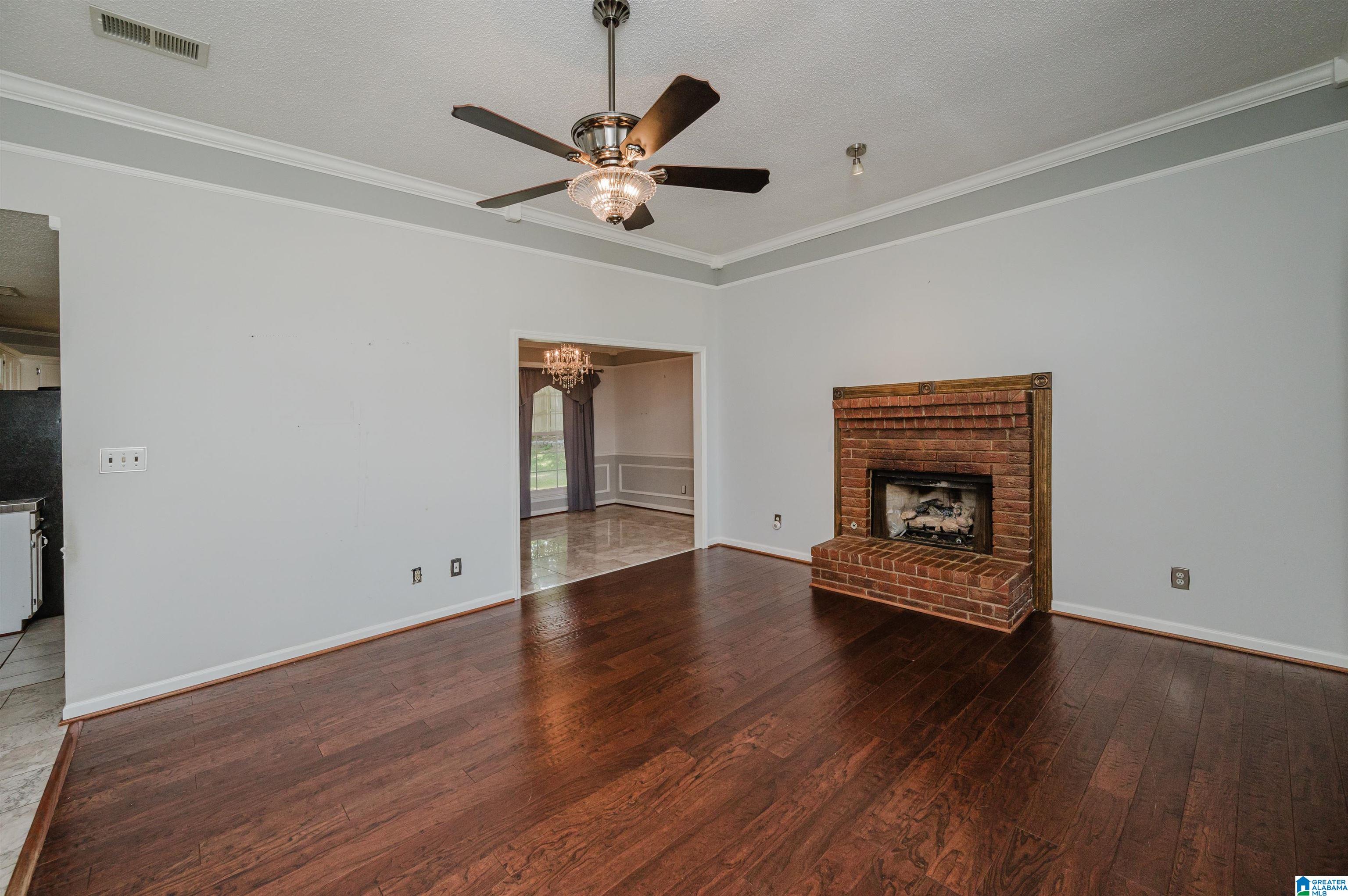 100 Braxton Way Pelham, AL 35124 - Photo 9 of 44