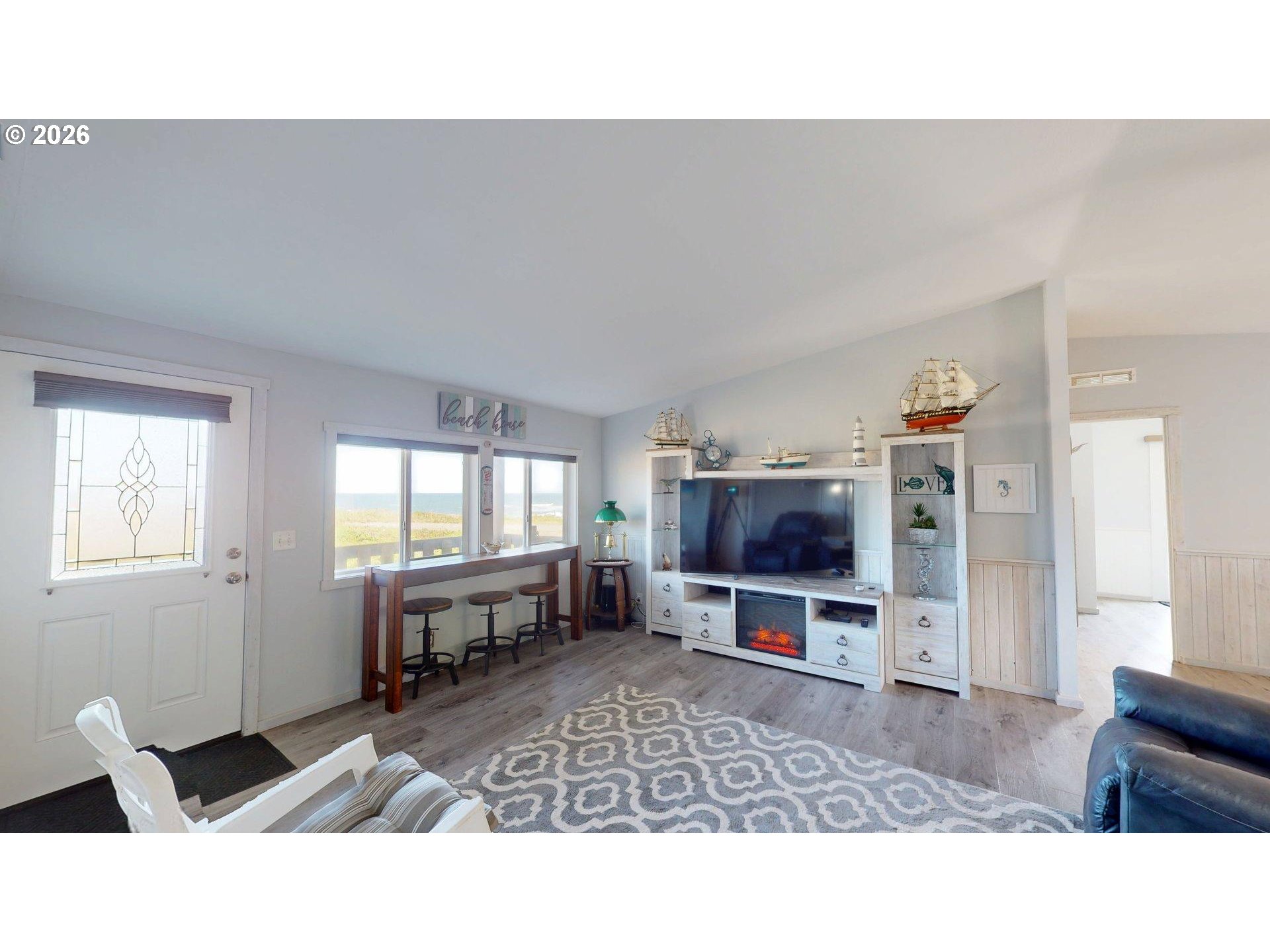 94515 Hayden Road Gold Beach, OR 97444 - Photo 26 of 36 Living Room