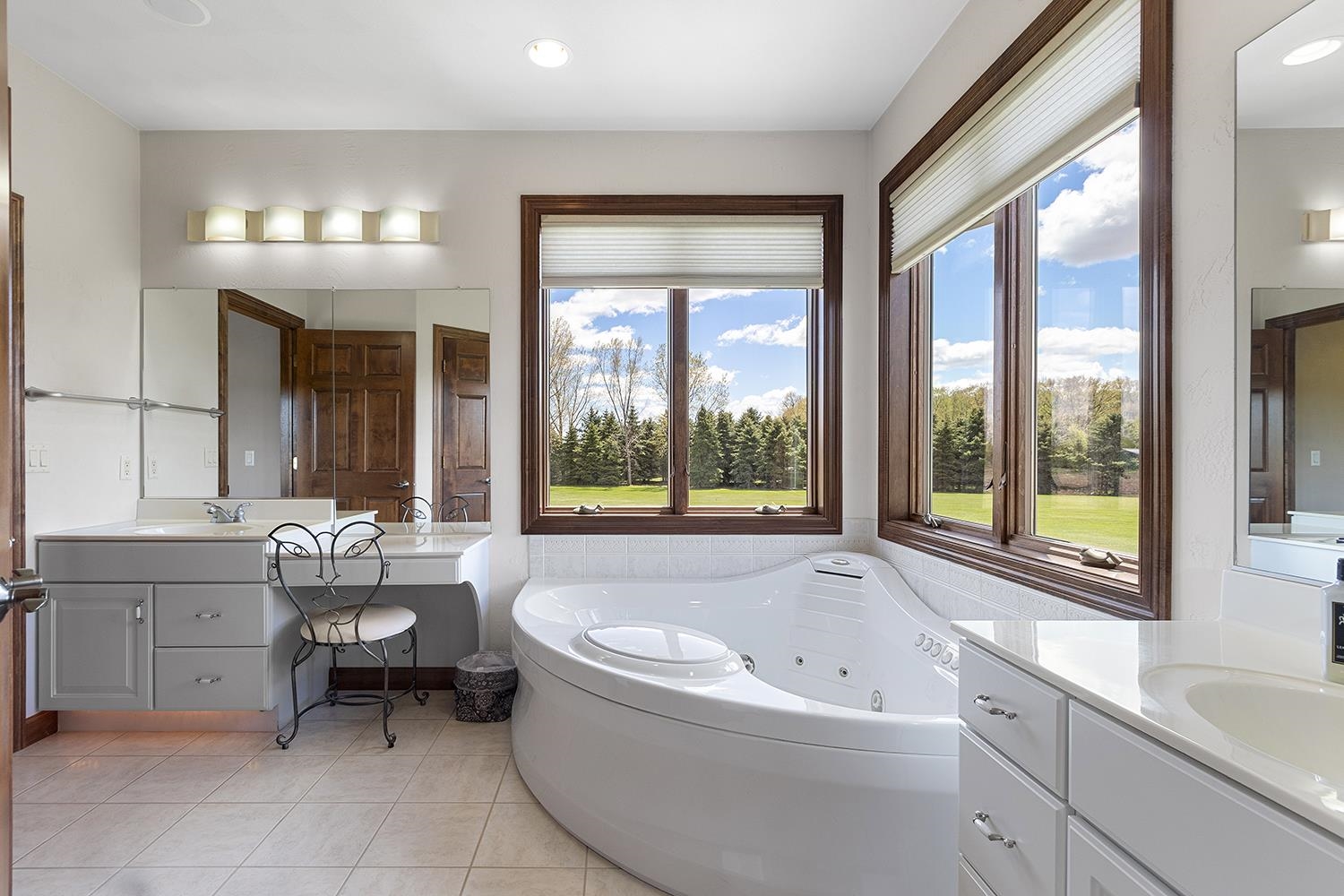 W7415 Ridgetop Drive Neenah, WI 54956 - Photo 16 of 55