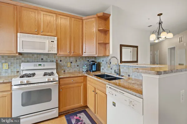 $2,750 | 3840 Lightfoot Street, Unit 348, Chantilly, VA 20151