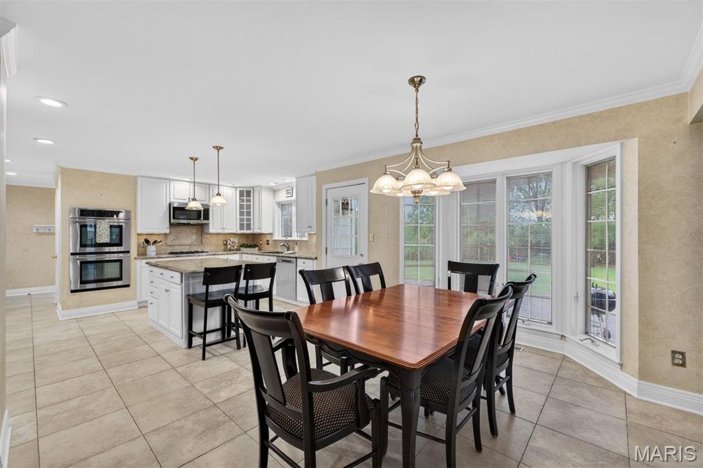 1645 Mason Knoll Road Town and Country, MO 63131 - Photo 14 of 39