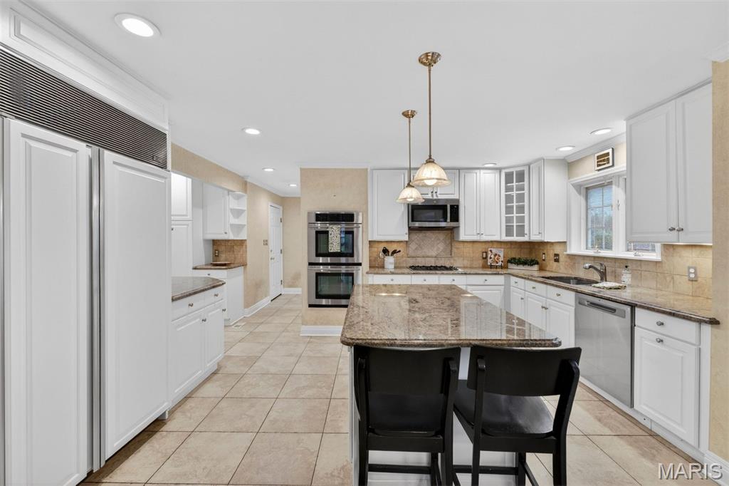 1645 Mason Knoll Road Town and Country, MO 63131 - Photo 15 of 39