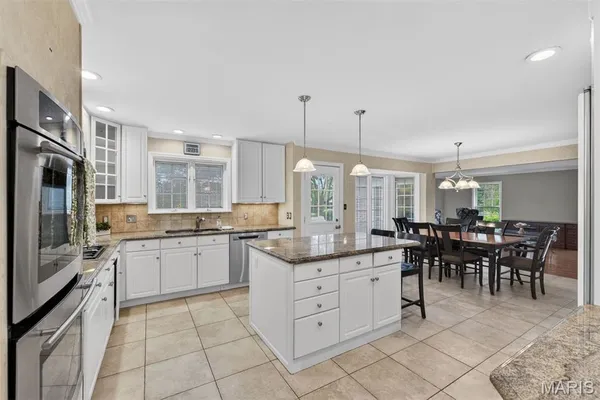 $975,000 | 1645 Mason Knoll Road, Town and Country, MO 63131