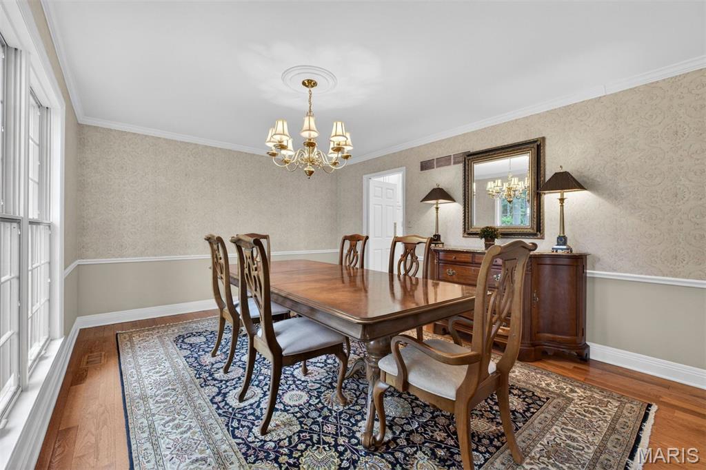 1645 Mason Knoll Road Town and Country, MO 63131 - Photo 10 of 39