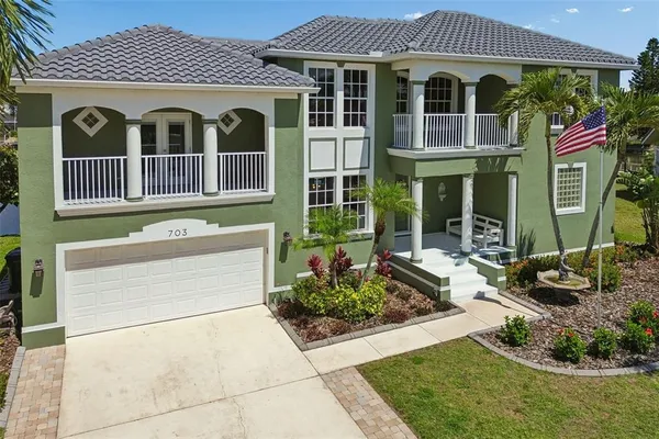 $1,075,000 | 703 Bunker View Drive, Apollo Beach, FL 33572