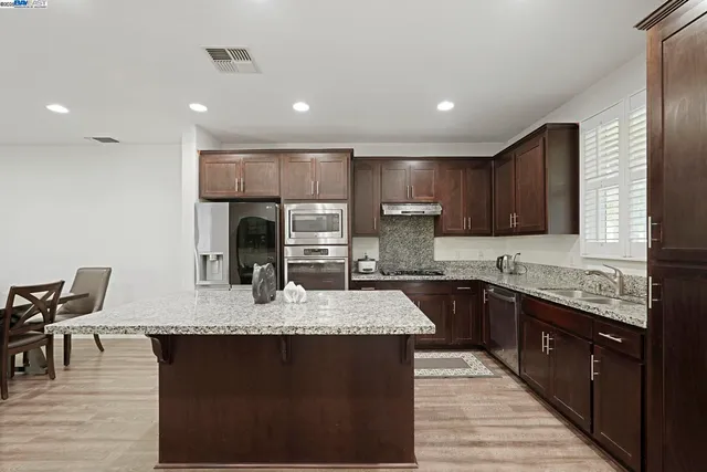 $839,000 | 1025 South Fowler Lane, Mountain House, CA 95391