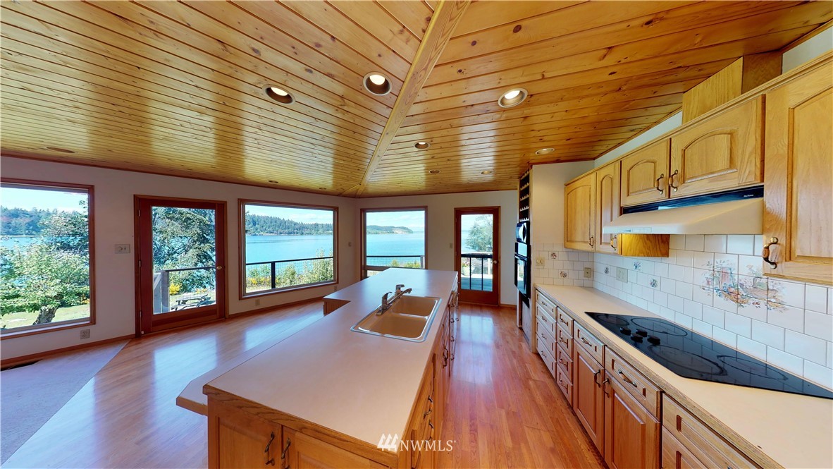 11101 Larson Road Anderson Island, WA 98303 - Photo 6 of 25 Gallery Image 6