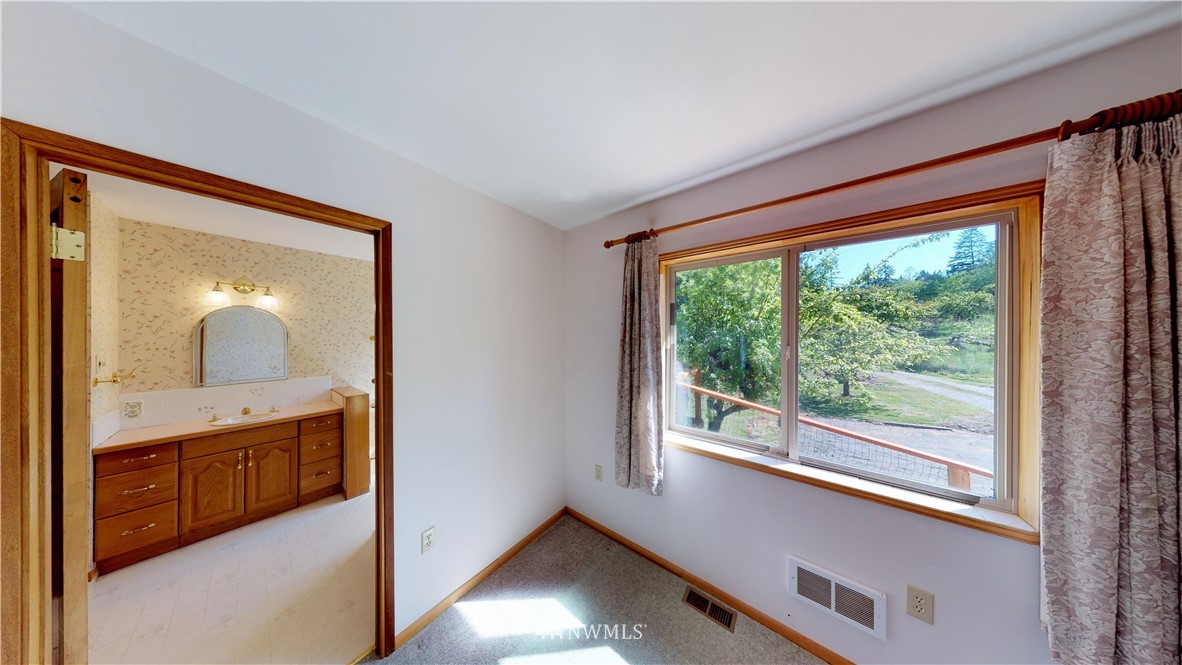 11101 Larson Road Anderson Island, WA 98303 - Photo 10 of 25 Gallery Image 10