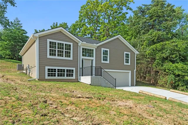 $320,000 | 11225 Felton Street, Sugar Creek, MO 64054