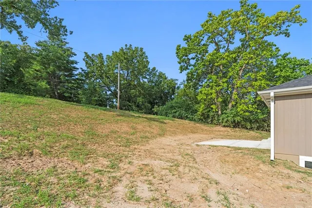 $320,000 | 11225 Felton Street, Sugar Creek, MO 64054