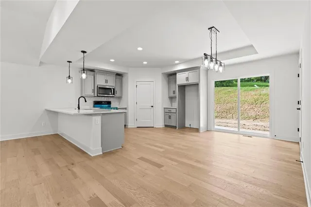 $320,000 | 11225 Felton Street, Sugar Creek, MO 64054