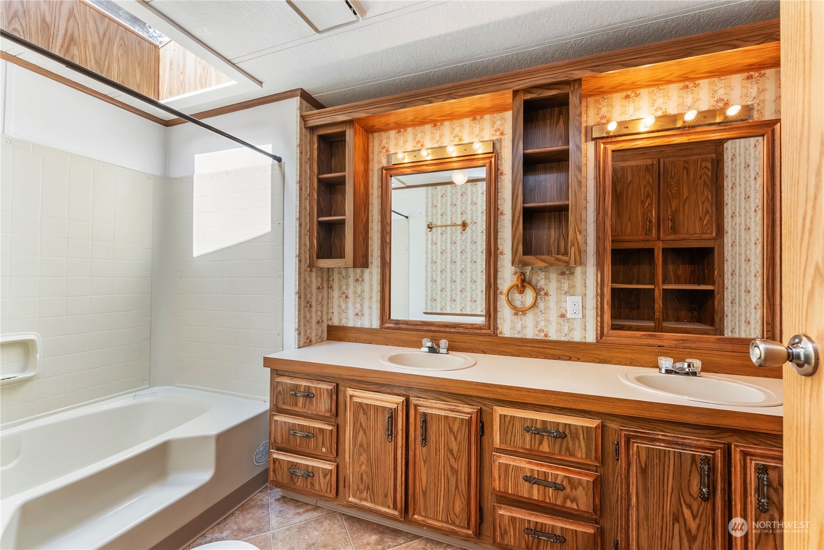 4925 Geiger Road Southeast Port Orchard, WA 98367 - Photo 17 of 38 Gallery Image 17