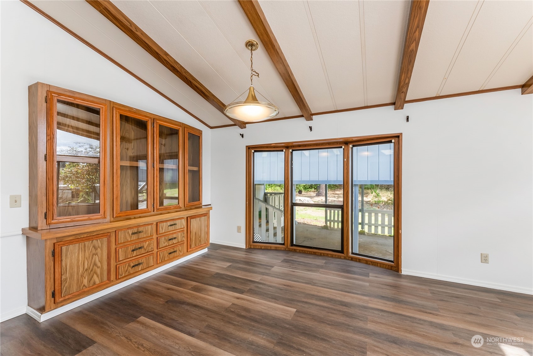 4925 Geiger Road Southeast Port Orchard, WA 98367 - Photo 8 of 38 Gallery Image 8