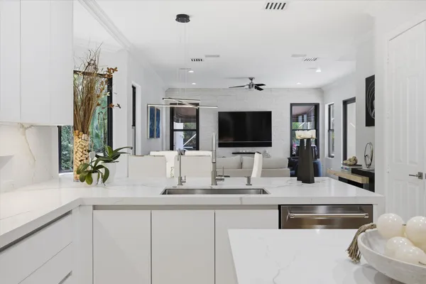 $1,999,000 | 6005 Pinewood Avenue, Parkland, FL 33067