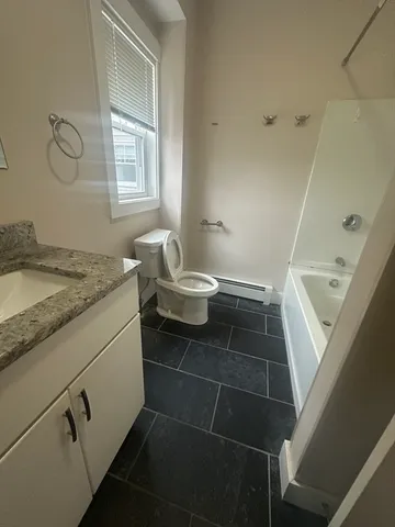 $2,000 | 105 Elm Street, Unit 1, Gardner, MA 01440