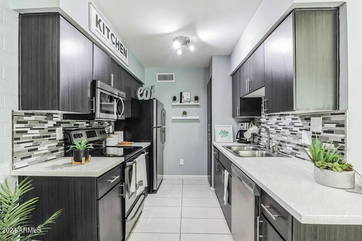 1220 North 44th Street, Unit 3 Phoenix, AZ 85008 - Photo 2 of 17 Kitchen
