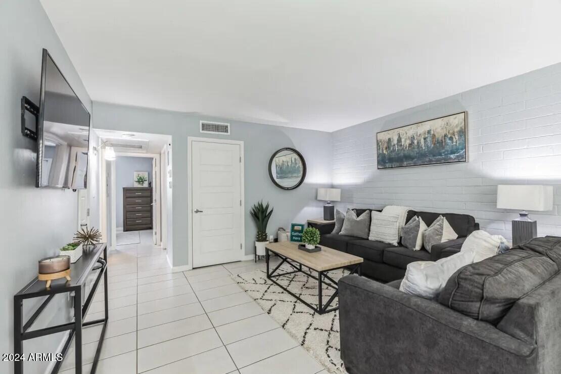 1220 North 44th Street, Unit 3 Phoenix, AZ 85008 - Photo 4 of 17 Living Room