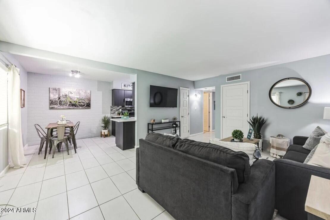 1220 North 44th Street, Unit 3 Phoenix, AZ 85008 - Photo 5 of 17 Living Room