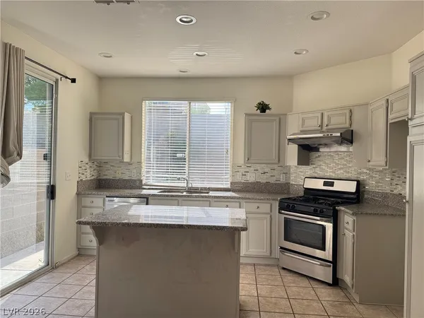 $2,000 | 313 Lilac Arbor Street, Las Vegas, NV 89144