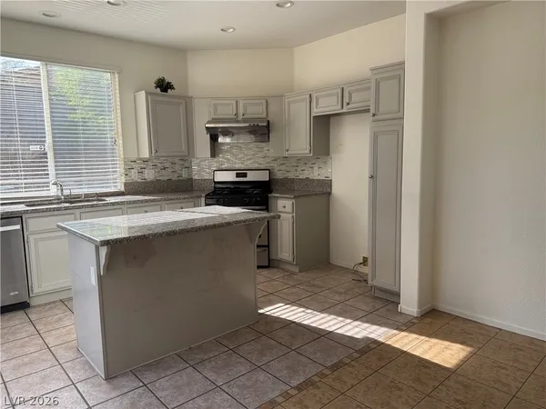 $2,000 | 313 Lilac Arbor Street, Las Vegas, NV 89144