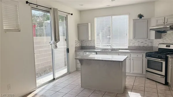 $2,000 | 313 Lilac Arbor Street, Las Vegas, NV 89144