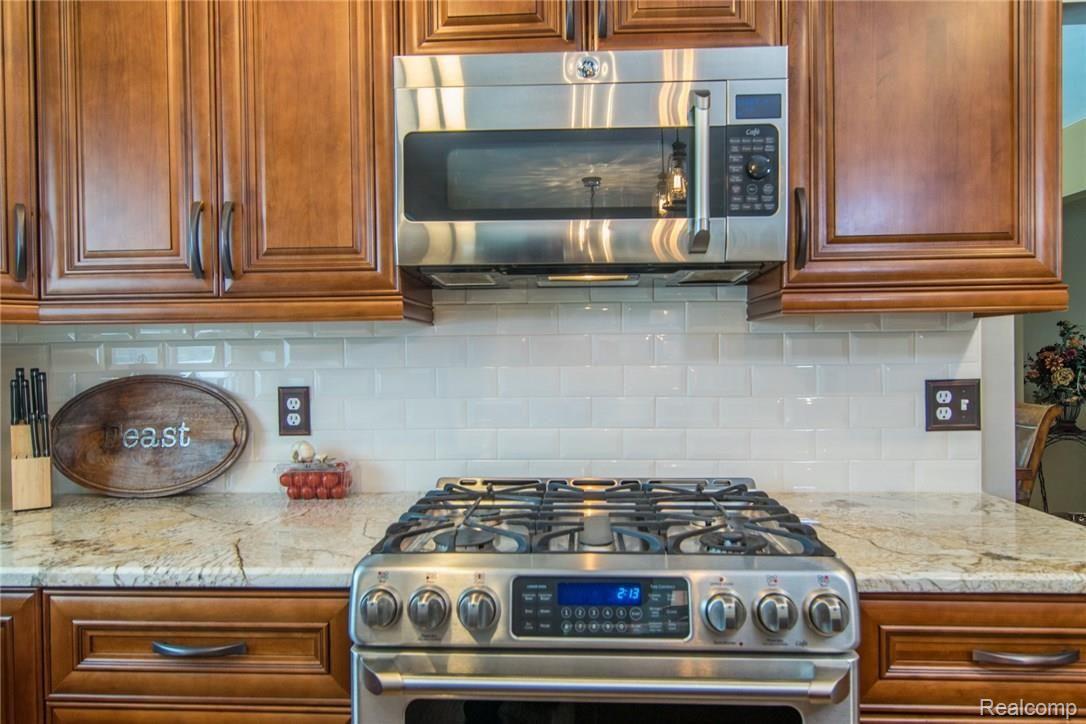3149 Courtfield Drive Rochester, MI 48309 - Photo 11 of 58 DSC_1324.jpg