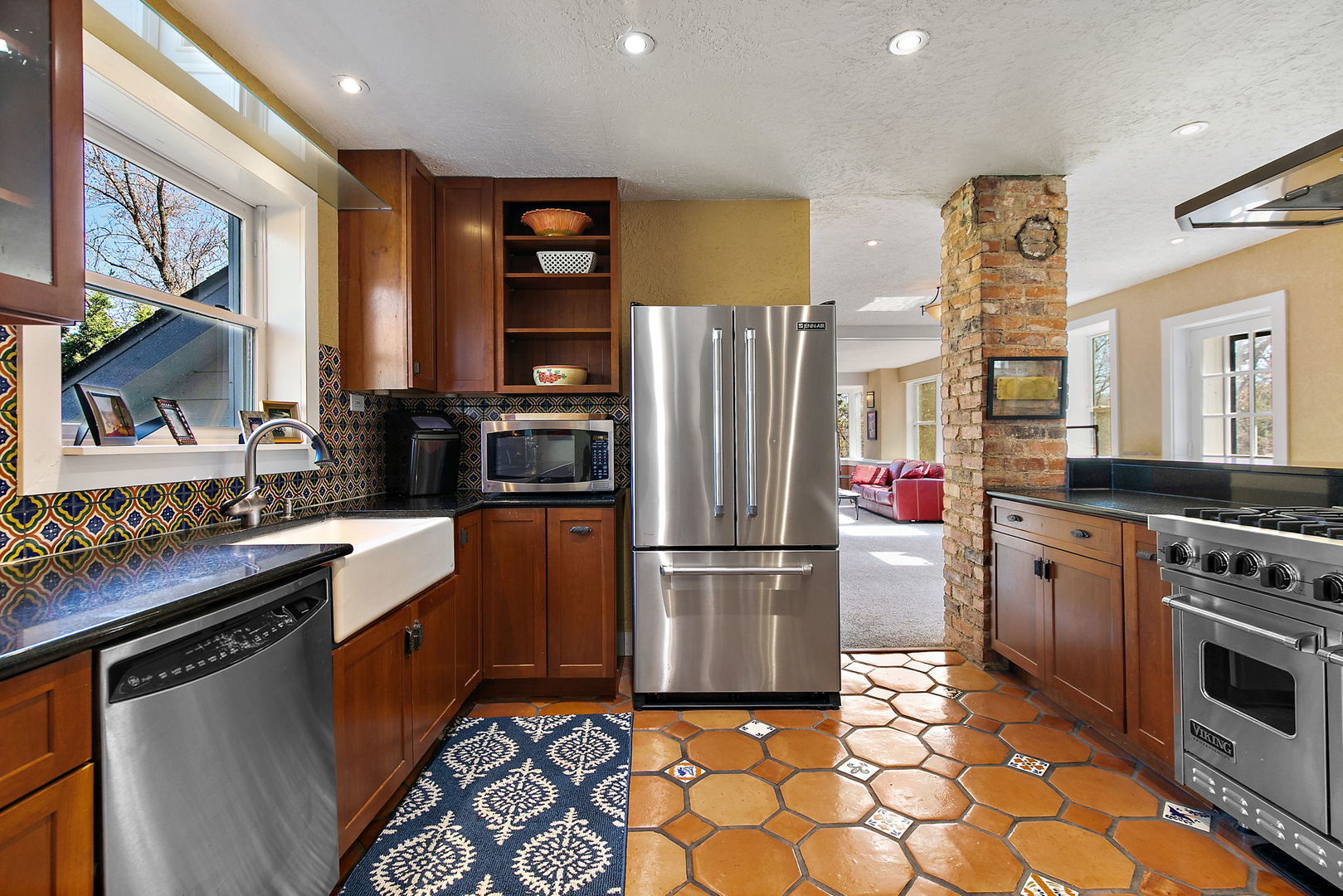 6610 West Hillside Road Crystal Lake, IL 60012 - Photo 11 of 45 Gallery Image 11