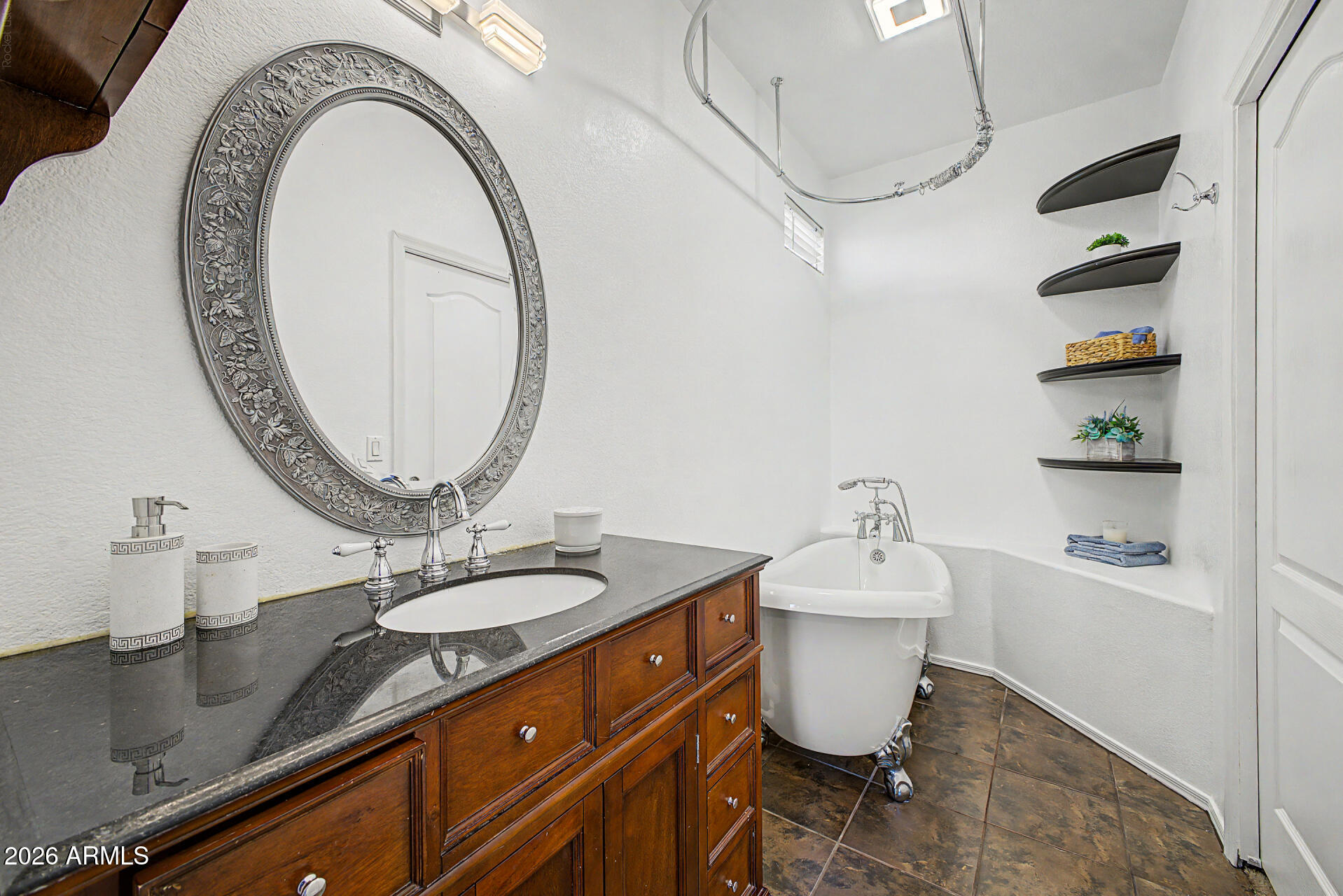 1225 Grenadine Road Phoenix, AZ 85040 - Photo 18 of 36