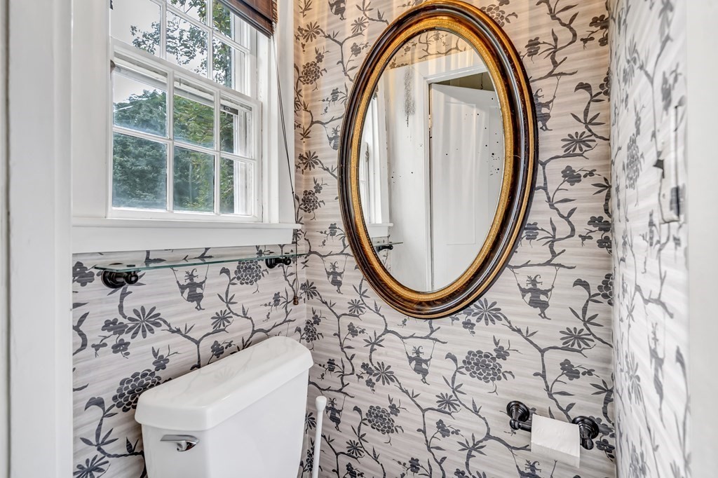 7 School Street Carlisle, MA 01741 - Photo 13 of 40