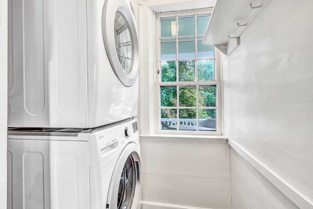 7 School Street Carlisle, MA 01741 - Photo 14 of 40