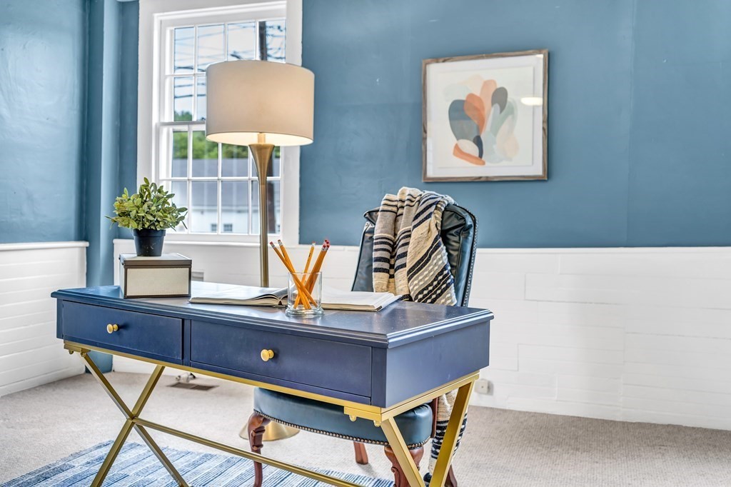 7 School Street Carlisle, MA 01741 - Photo 17 of 40