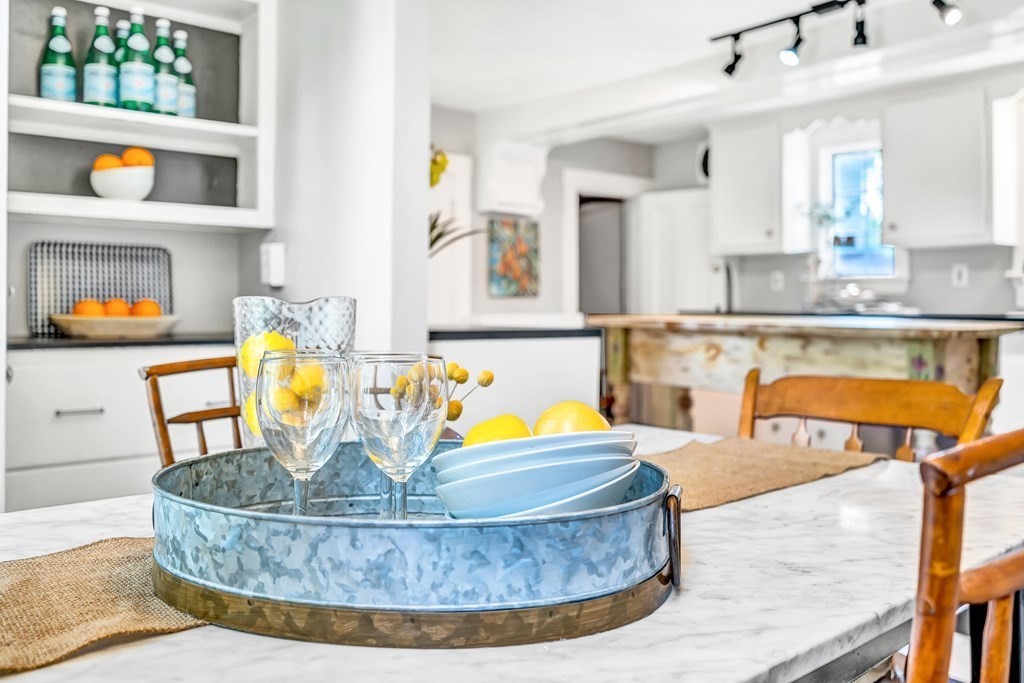 7 School Street Carlisle, MA 01741 - Photo 10 of 40