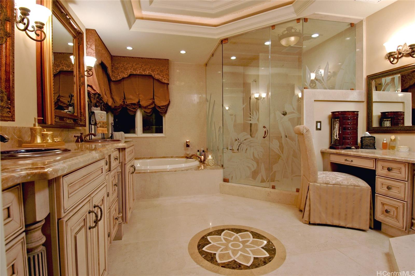443 Portlock Road Honolulu, HI 96825 - Photo 10 of 25 Primary Bathroom