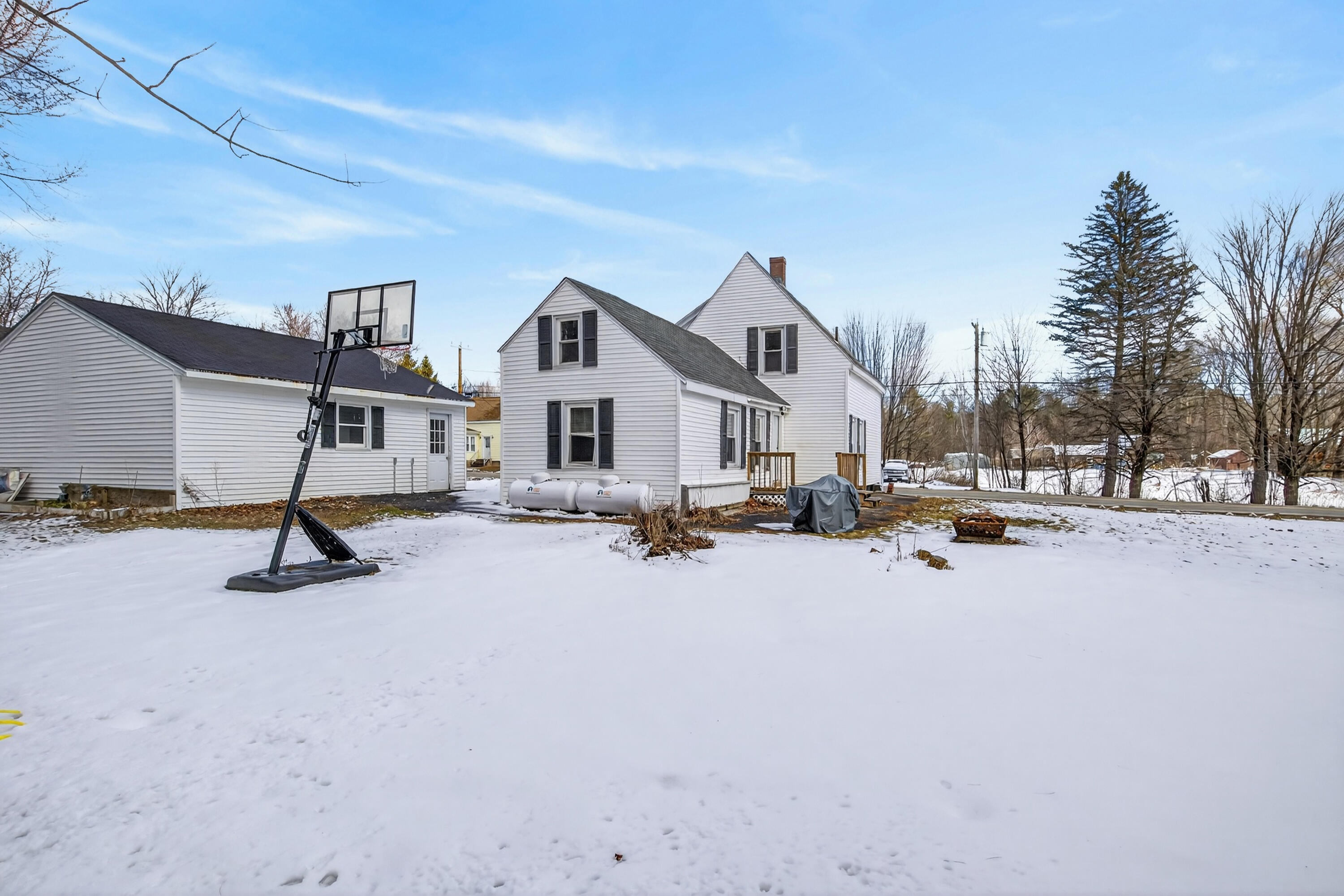 442 River Road Windham, ME 04062 - Photo 5 of 29 442_River_Rd_090
